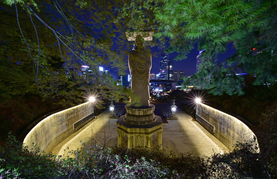 Keeping Ancient Traditions Alive in a 21st Century City: Bongeunsa Buddhist Temple