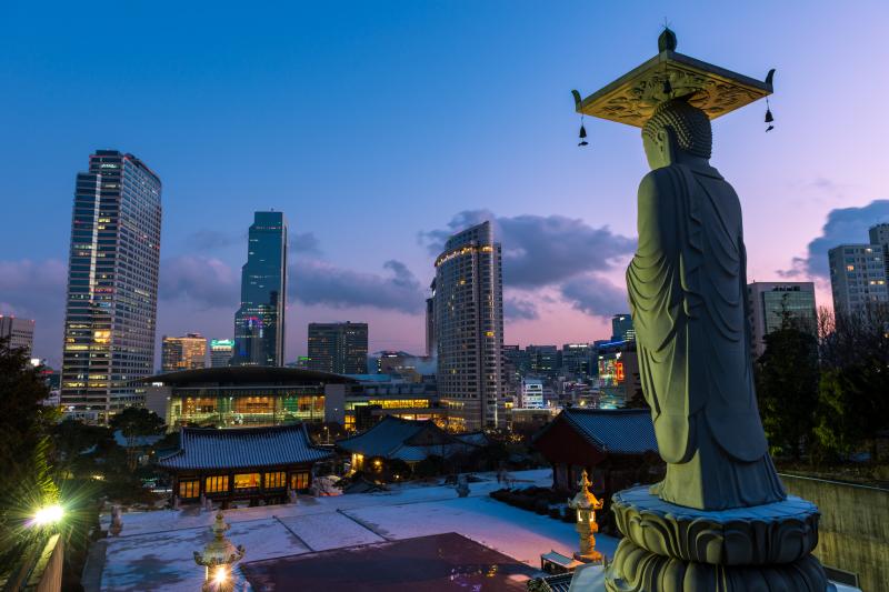 Keeping Ancient Traditions Alive in a 21st Century City: Bongeunsa Buddhist Temple