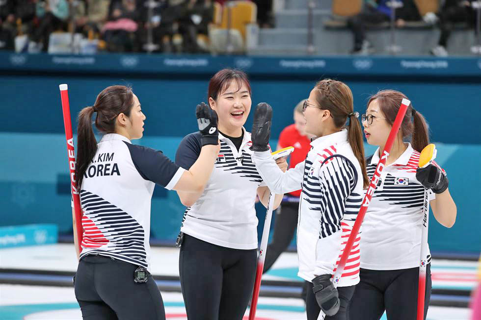 [Olympics] Korea advances to semifinals in women's curling