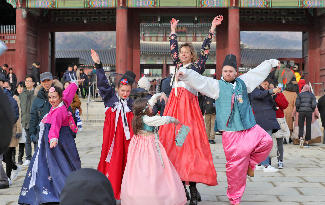 Korean Hanbok has become comfortable, trendy everyday clothing