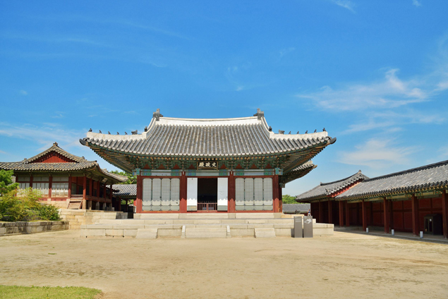 Things to do in Seoul - Royal Palace with beautiful night view, Changgyeonggung Palace