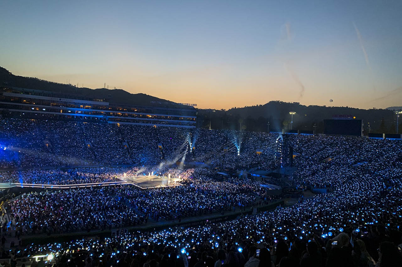 BTS cried out “Rose Bowl, make some noise!!”