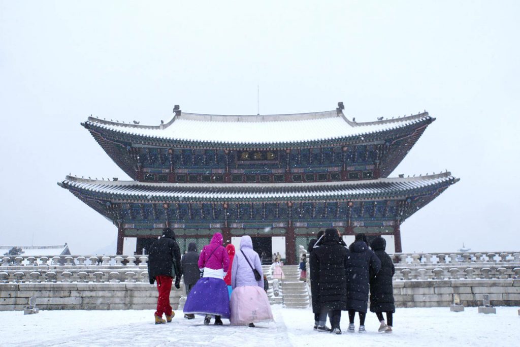 Korea's tourism income hits 17-year low in Q2 due to COVID-19