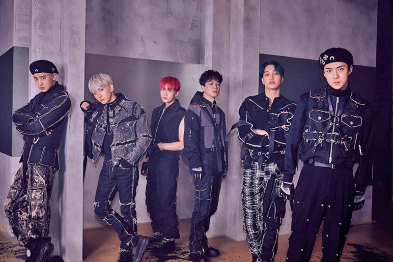 EXO achieved a double-crown on Gaon Charts with the 6th full-length album “OBSESSION.”