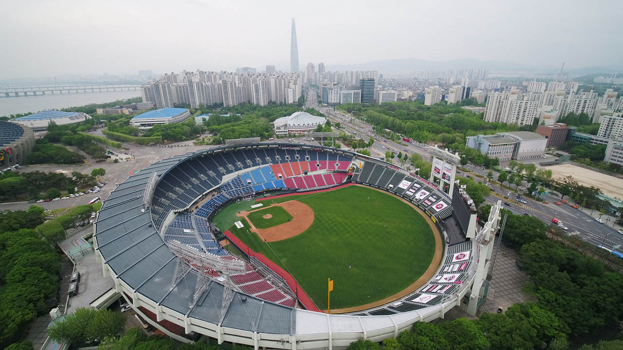 Korean Baseball Organization Season Begins while Korea reports no new local virus