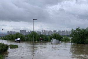 Floating Design Prevents Han River Convenience Stores from Being Swept Away